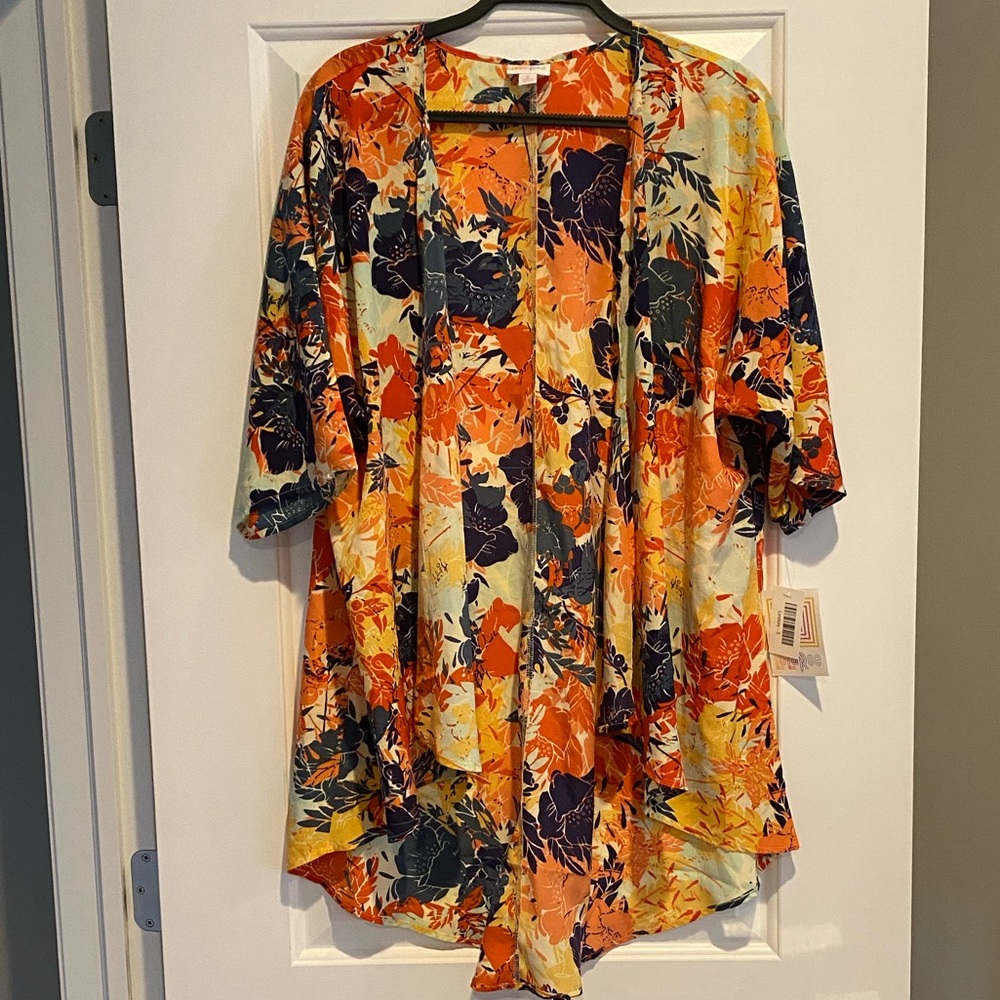 Lularoe Lindsay size S NWT